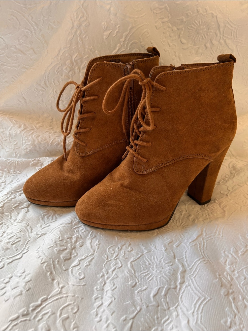 Women’s Suede Lace-Up Ankle Boots in Brown